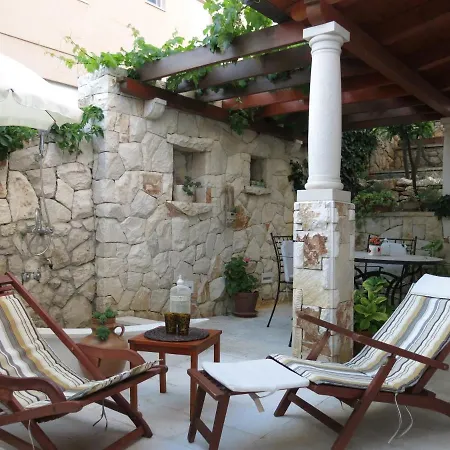Appartement Seaside With A Swimming Pool Rastici, Ciovo - 1084 Trogir