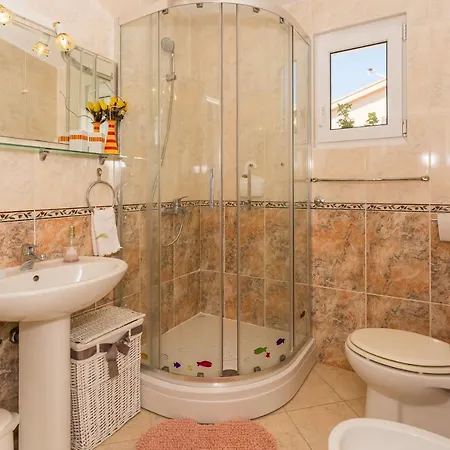 Apartment Seaside With A Swimming Pool Rastici, Ciovo - 1084 Trogir