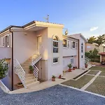 아파트 Seaside With A Swimming Pool Rastici, Ciovo - 1084