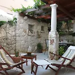 아파트 Seaside With A Swimming Pool Rastici, Ciovo - 1084 트로기르