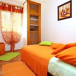 Seaside With A Swimming Pool Rastici, Ciovo - 1084 * 트로기르