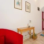 아파트 Seaside With A Swimming Pool Rastici, Ciovo - 1084 *