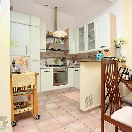 Seaside With A Swimming Pool Rastici, Ciovo - 1084 Трогир