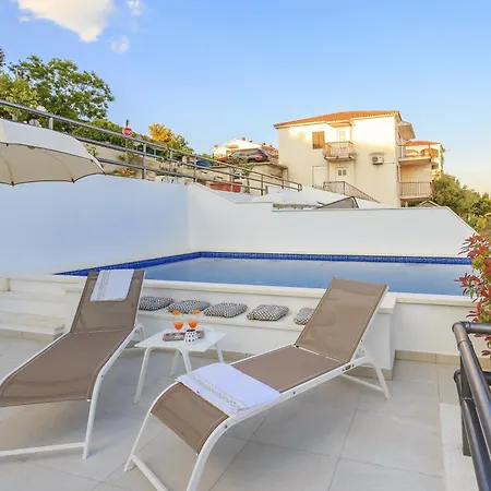 Seaside With A Swimming Pool Rastici, Ciovo - 1084 아파트 *