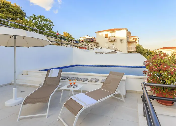 Seaside With A Swimming Pool Rastici, Ciovo - 1084 Apartman *