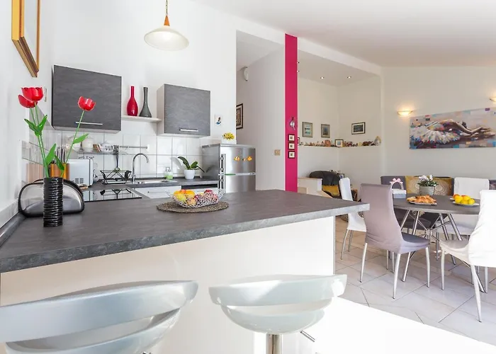 Seaside With A Swimming Pool Rastici, Ciovo - 1084 Appartement *