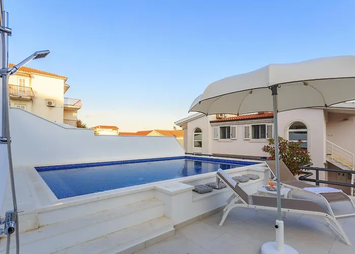 Appartement Seaside With A Swimming Pool Rastici, Ciovo - 1084